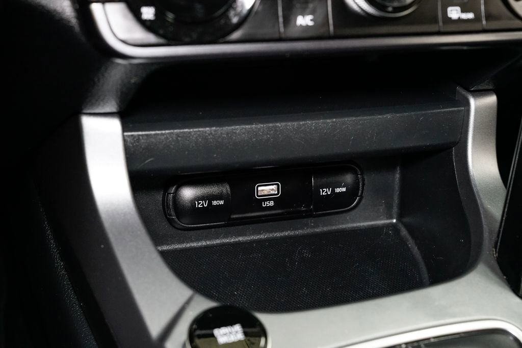 Certified 2025 Kia Seltos LX image 19
