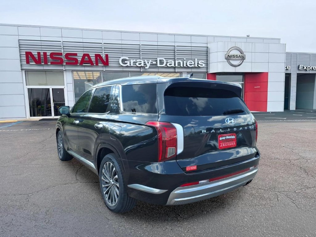 Used 2024 Hyundai Palisade Calligraphy FWD image 5