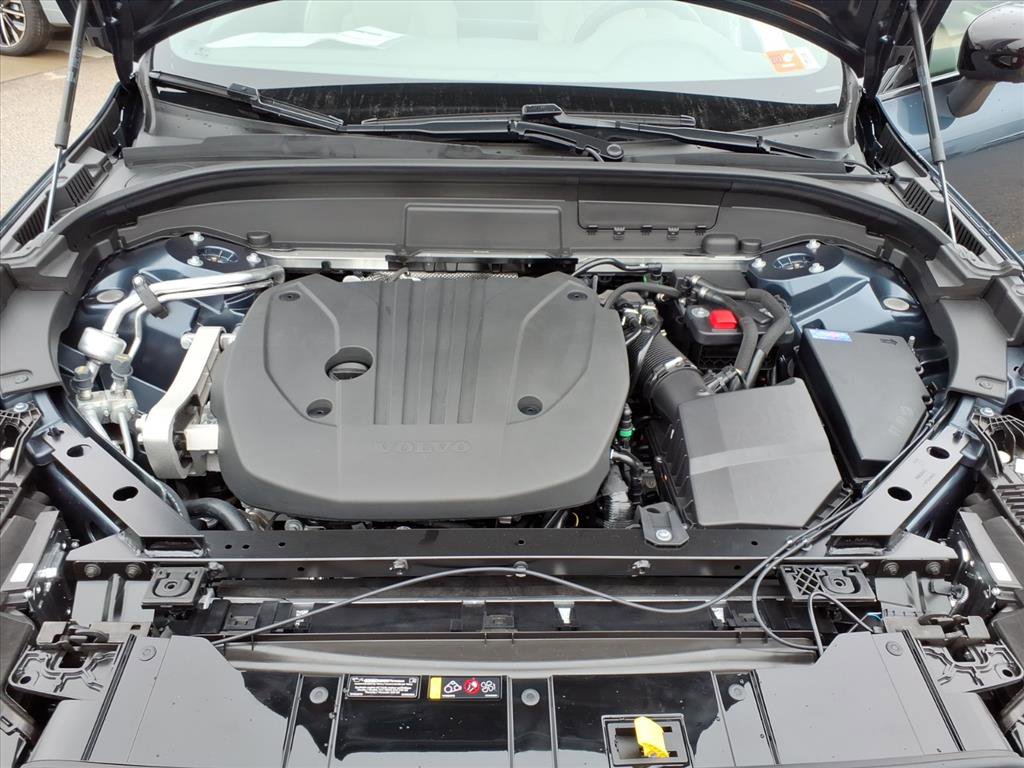 Certified 2026 Volvo XC60 B5 Plus w/ Climate Package AWD/4WD image 9