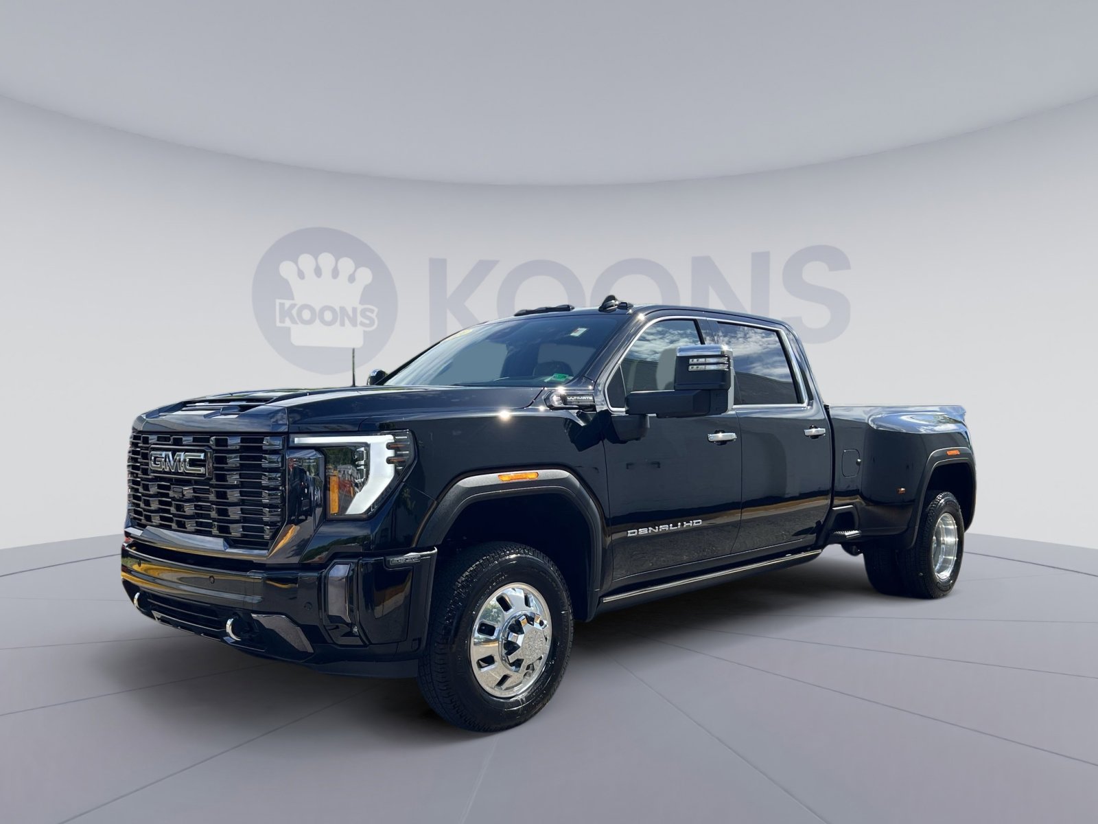 Used 2024 GMC Sierra 3500 Denali Ultimate AWD/4WD image 5
