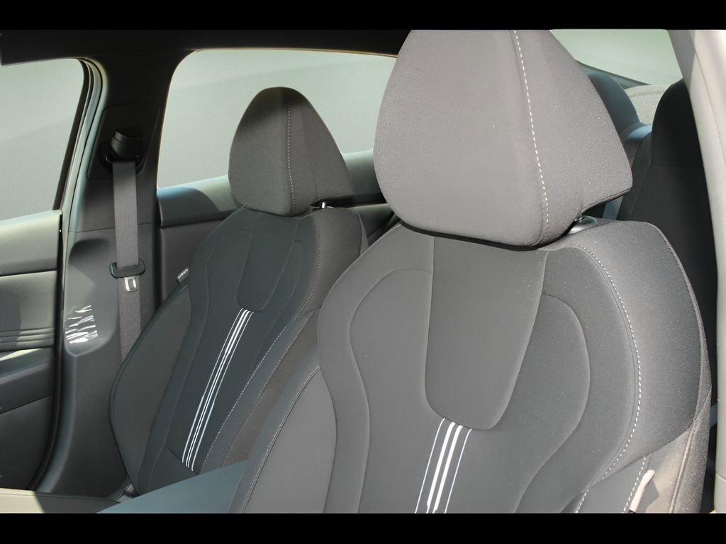 New 2025 Hyundai Elantra Sport w/ Cargo Package image 13