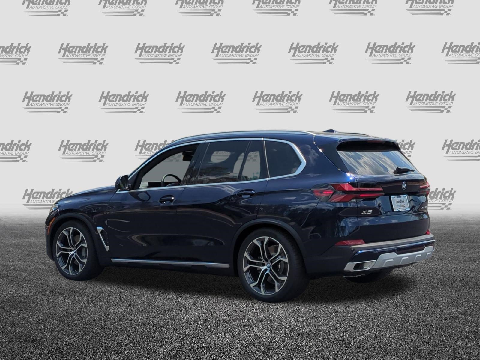 New 2026 BMW X5 xDrive50e w/ Climate Comfort Package AWD/4WD image 8