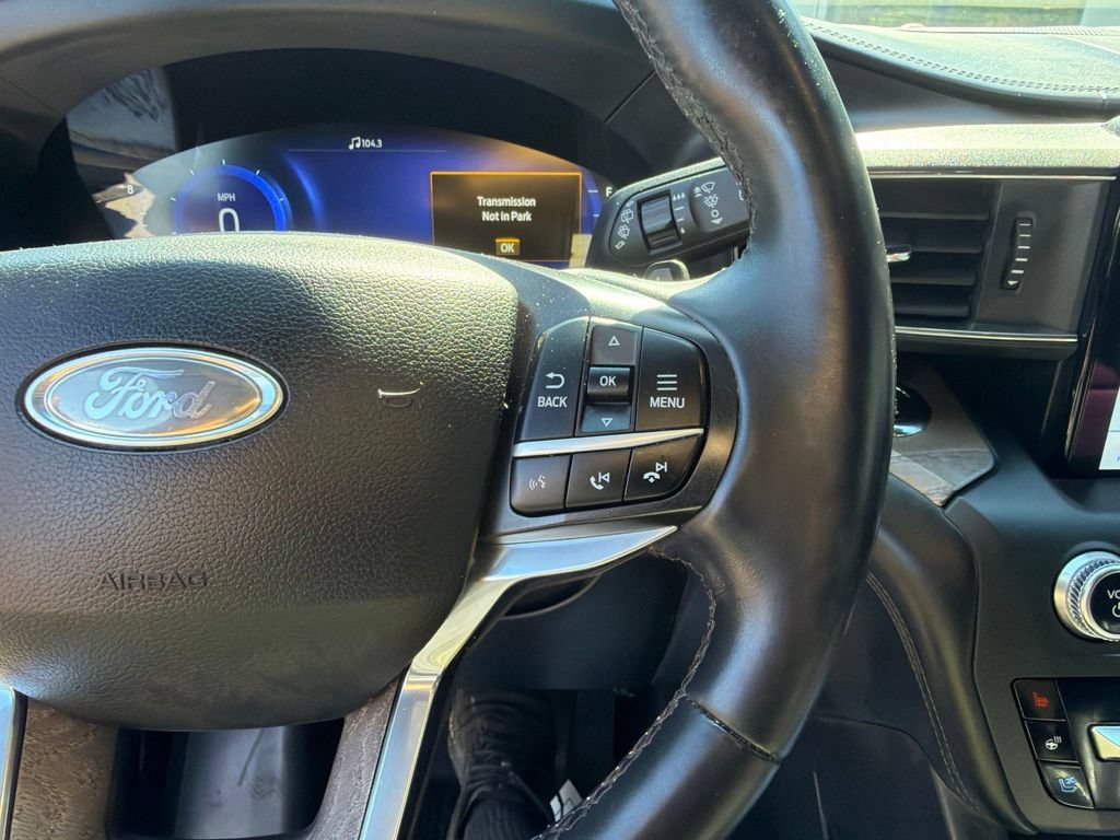 Used 2020 Ford Explorer Platinum w/ Premium Technology Package AWD/4WD image 35