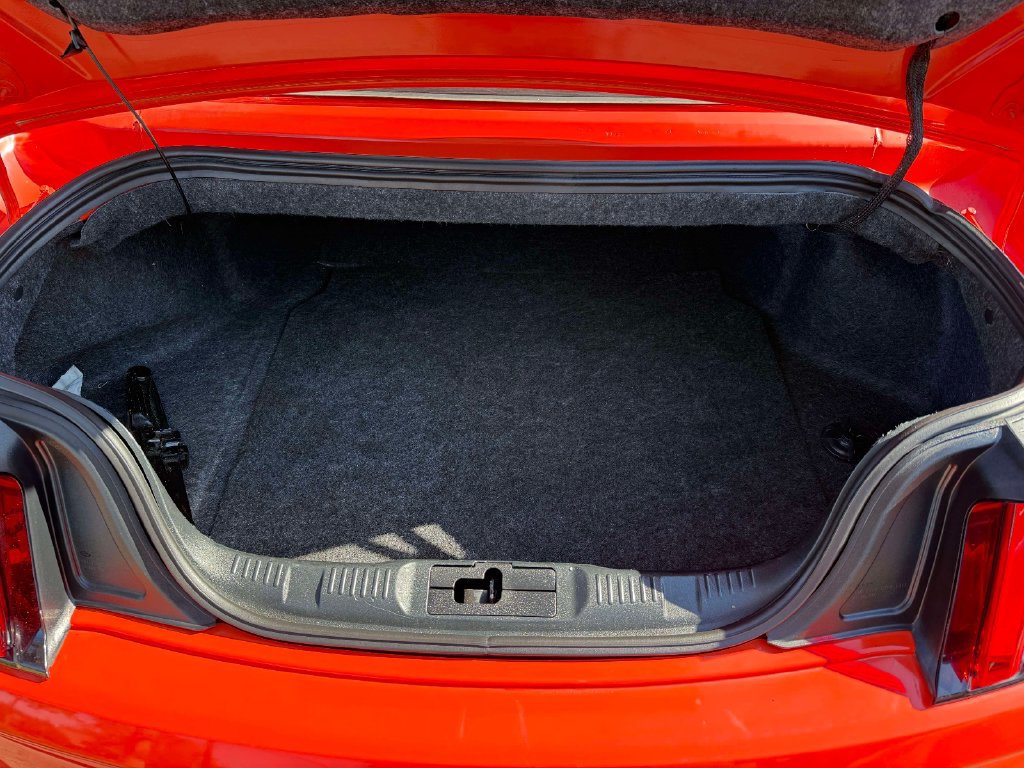 Used 2015 Ford Mustang Premium RWD image 9