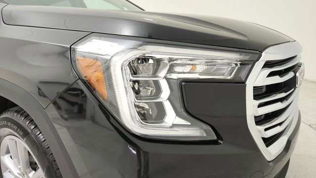 Used 2024 GMC Terrain SLT image 26