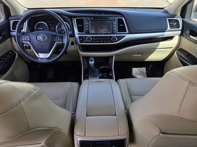 Used 2017 Toyota Highlander XLE image 7