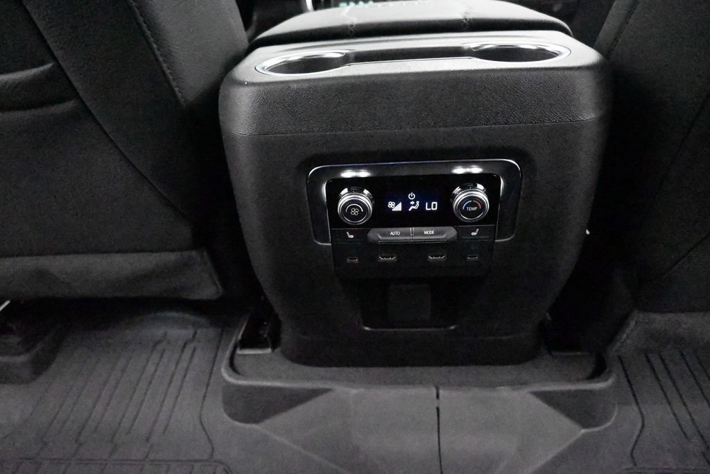 New 2026 GMC Yukon XL Denali w/ Denali Reserve Package AWD/4WD image 23
