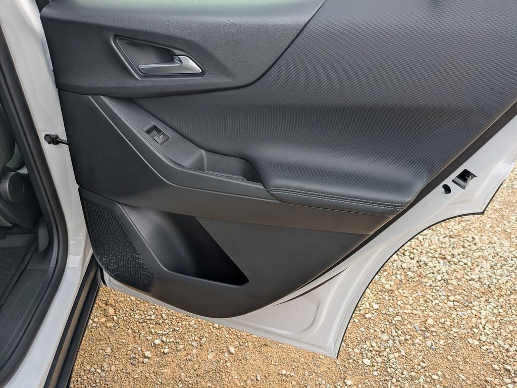 New 2026 Chevrolet Equinox LT w/ Safety and Technology Package FWD image 32