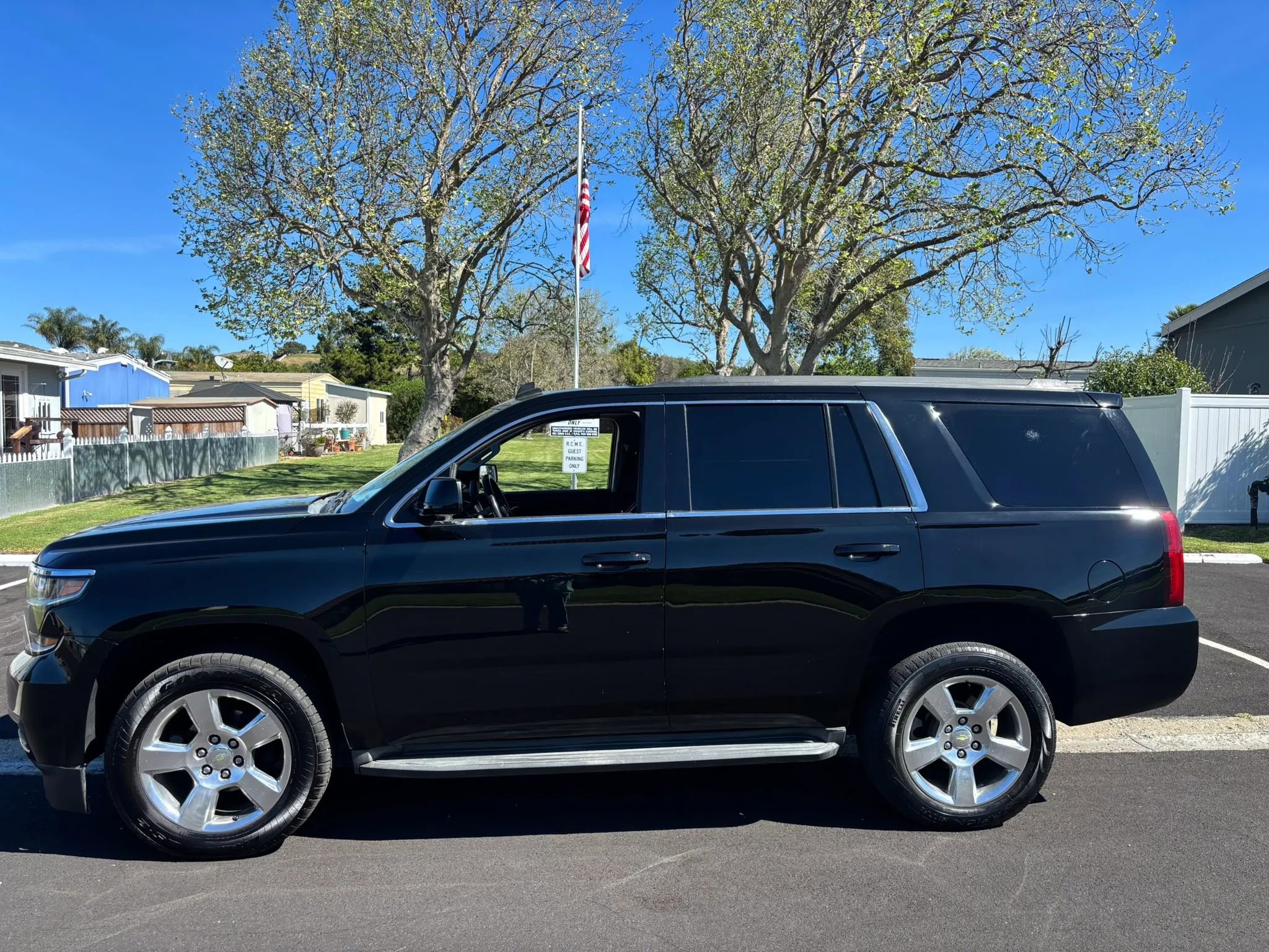 Used 2015 Chevrolet Tahoe LT RWD image 1