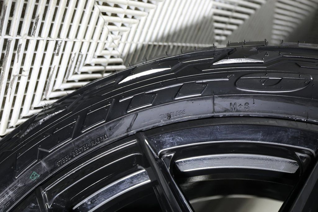 Used 2026 GMC Yukon AT4 Ultimate w/ LPO, Floor Liner Package image 52