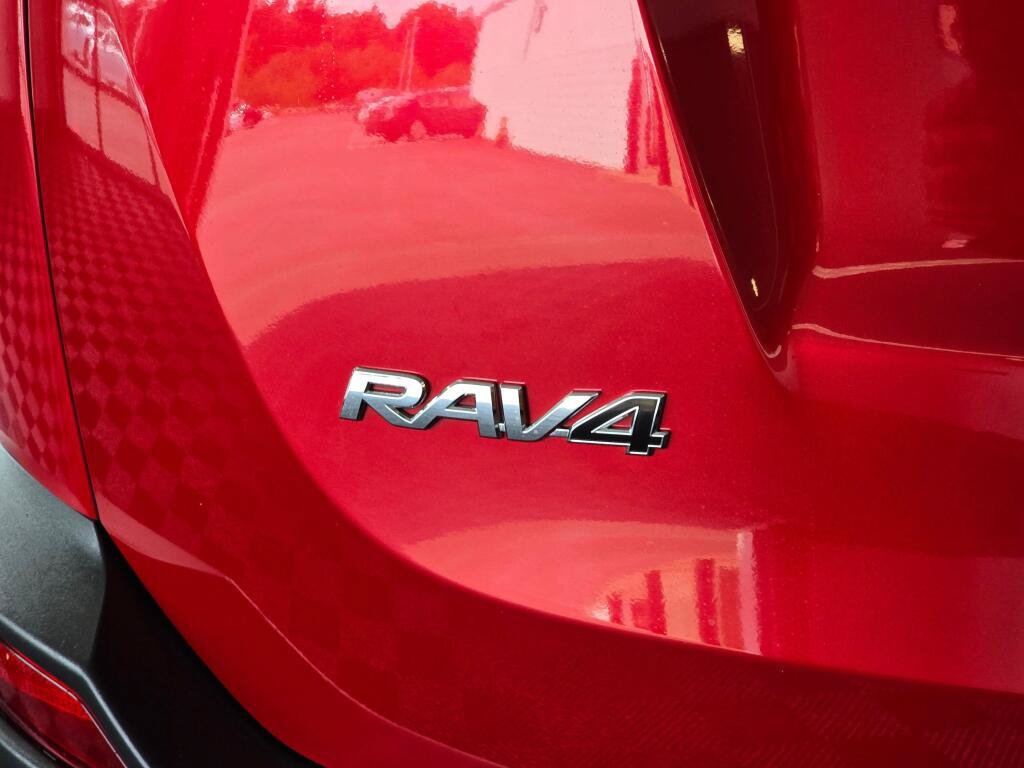 Used 2015 Toyota RAV4 Limited AWD/4WD image 13