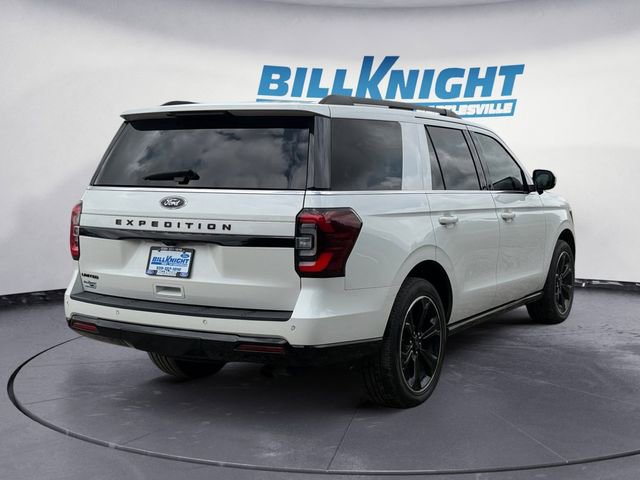 Used 2023 Ford Expedition Limited AWD/4WD image 5