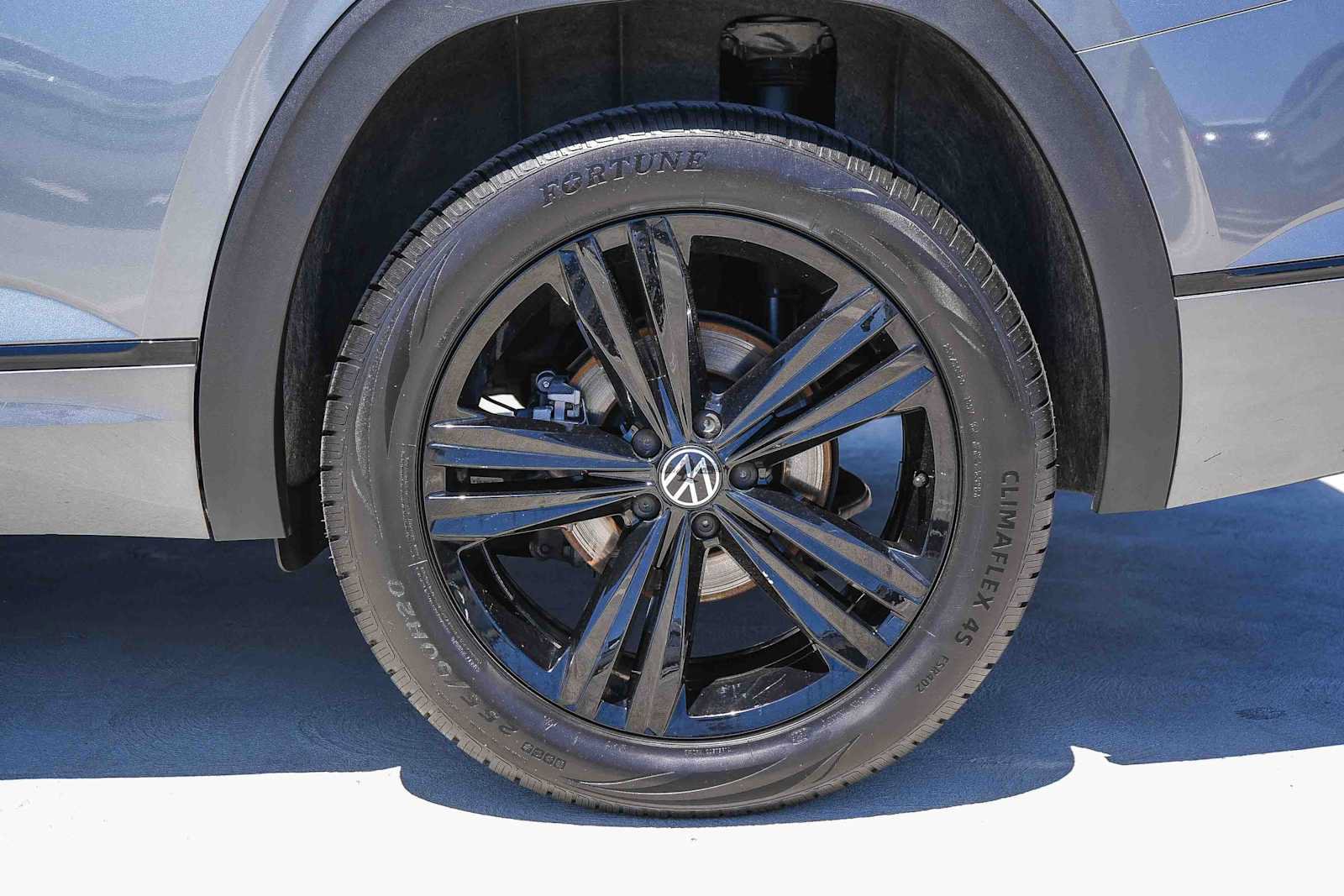 Certified 2023 Volkswagen Atlas SEL R-Line AWD/4WD image 10