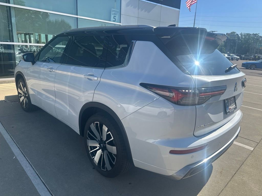 Used 2025 Mitsubishi Outlander SEL AWD/4WD image 6
