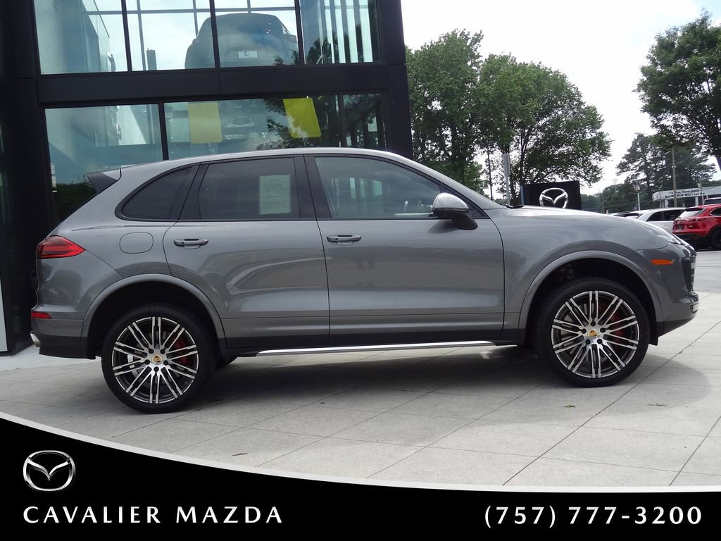 Used 2018 Porsche Cayenne AWD/4WD image 3