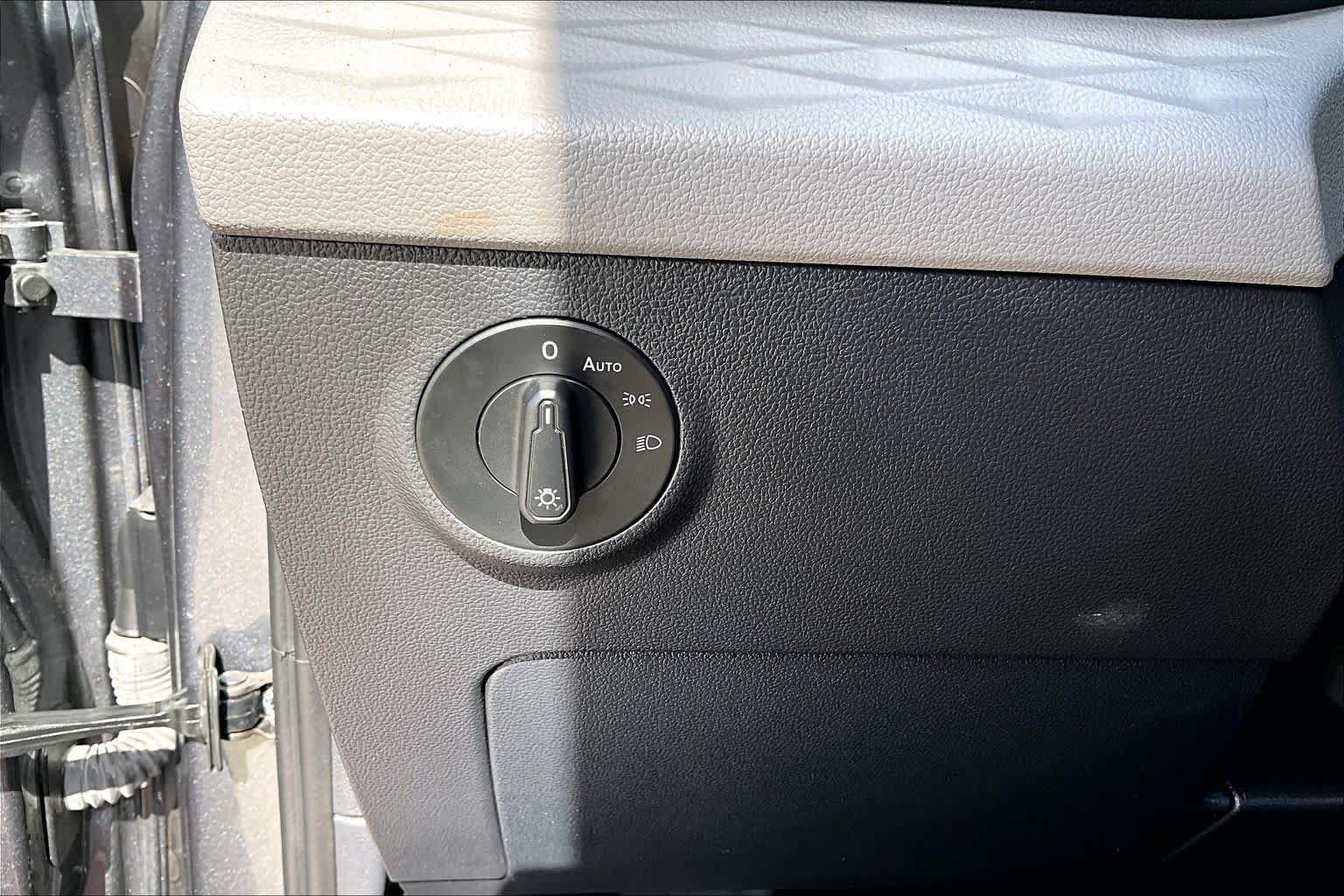 Used 2024 Volkswagen Taos S FWD image 33