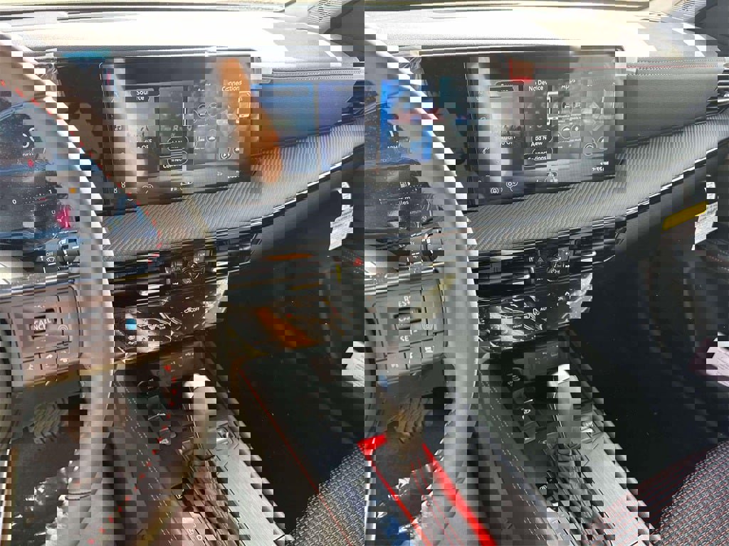 New 2026 Nissan Kicks SR w/ Cold Weather Package image 13