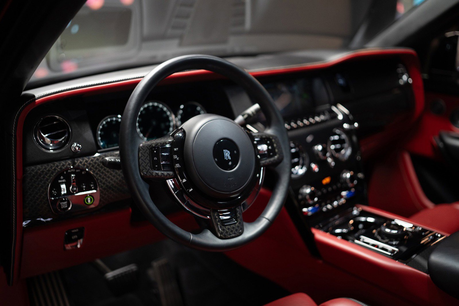 Used 2022 Rolls-Royce Cullinan Black Badge image 10