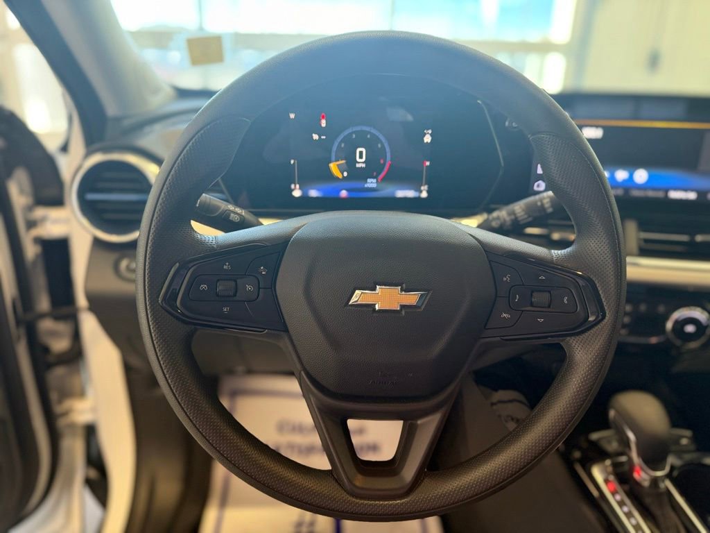 Used 2025 Chevrolet Trax LT image 16