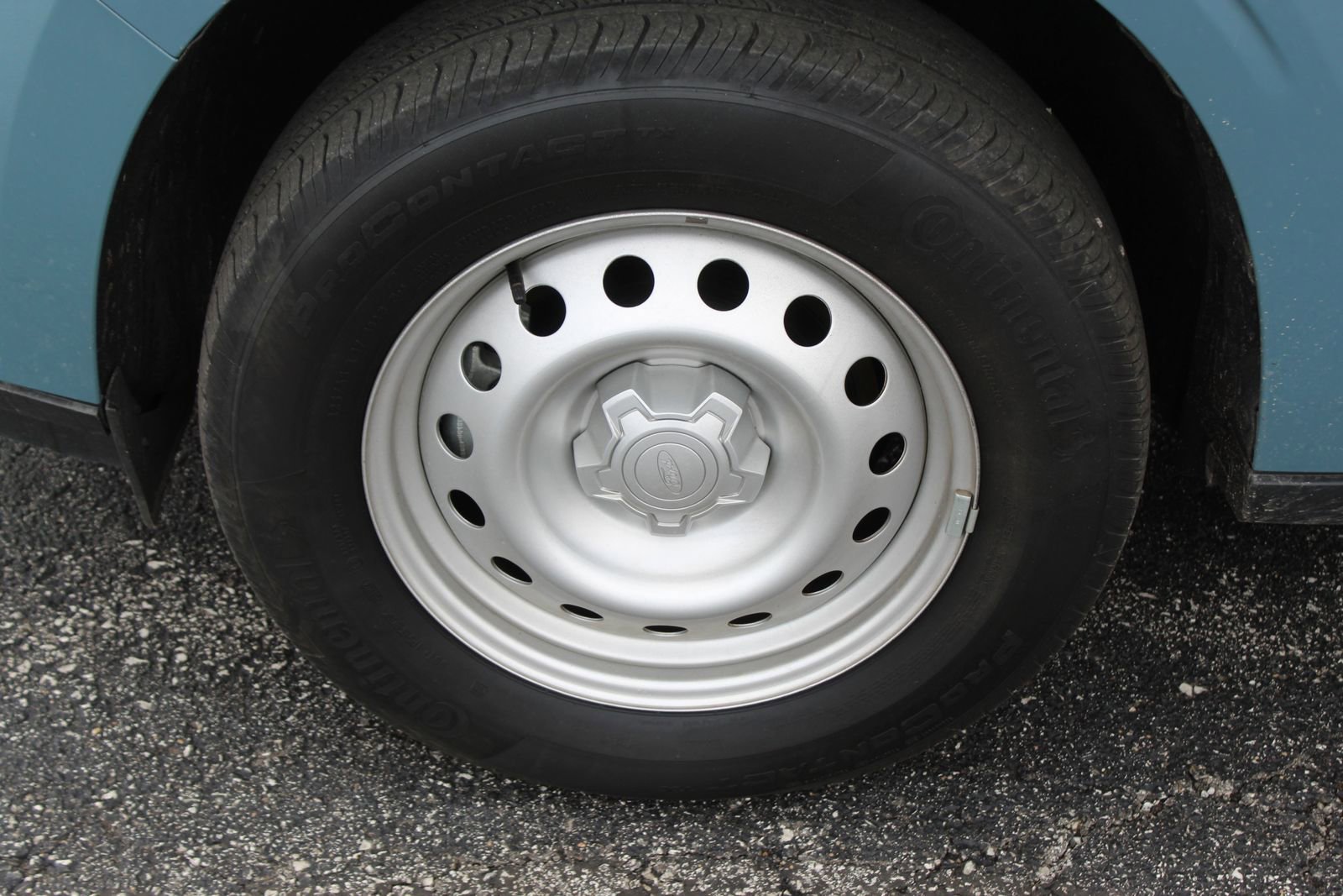 Used 2023 Ford Maverick XL image 2