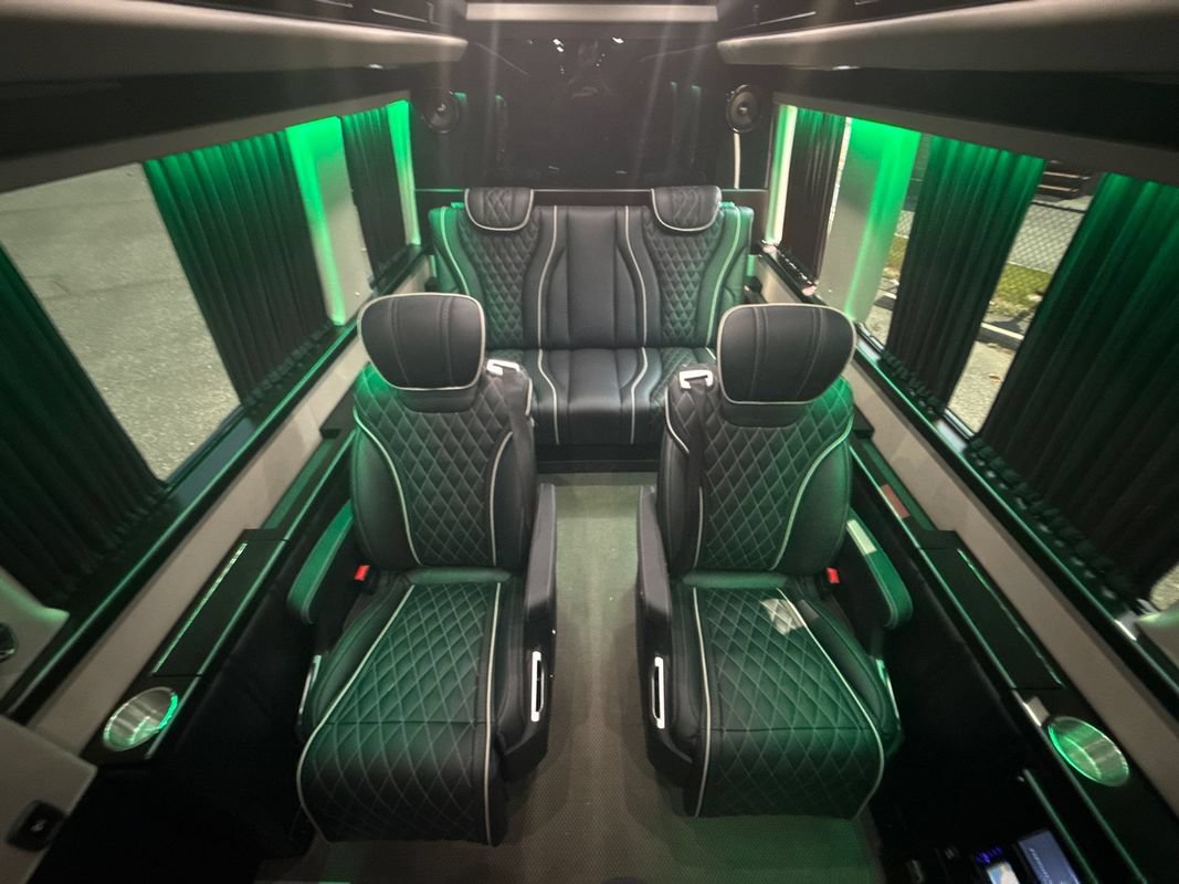Used 2021 Mercedes-Benz Sprinter 3500 image 24