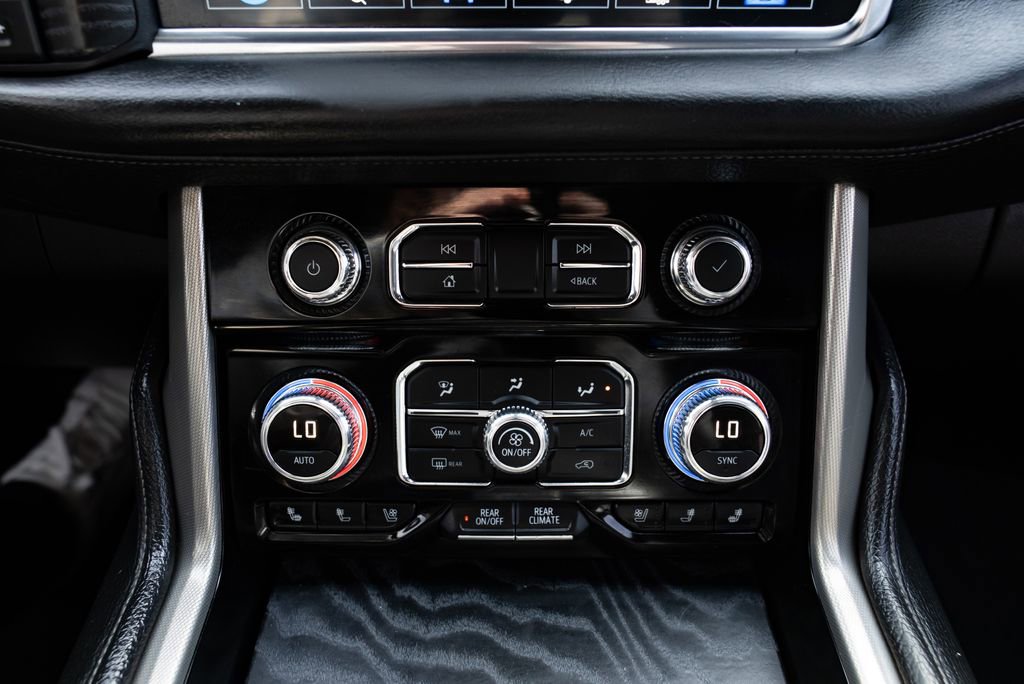 Used 2021 GMC Yukon Denali w/ Denali Premium Package AWD/4WD image 16