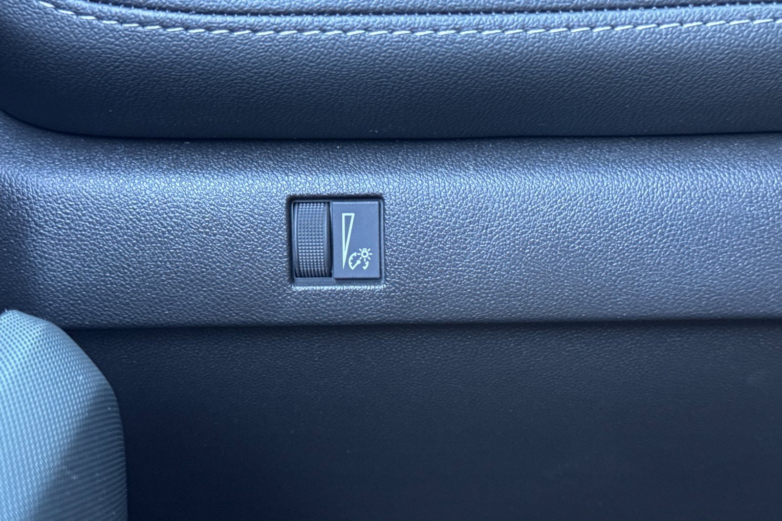 Used 2026 Chevrolet Colorado LT image 40