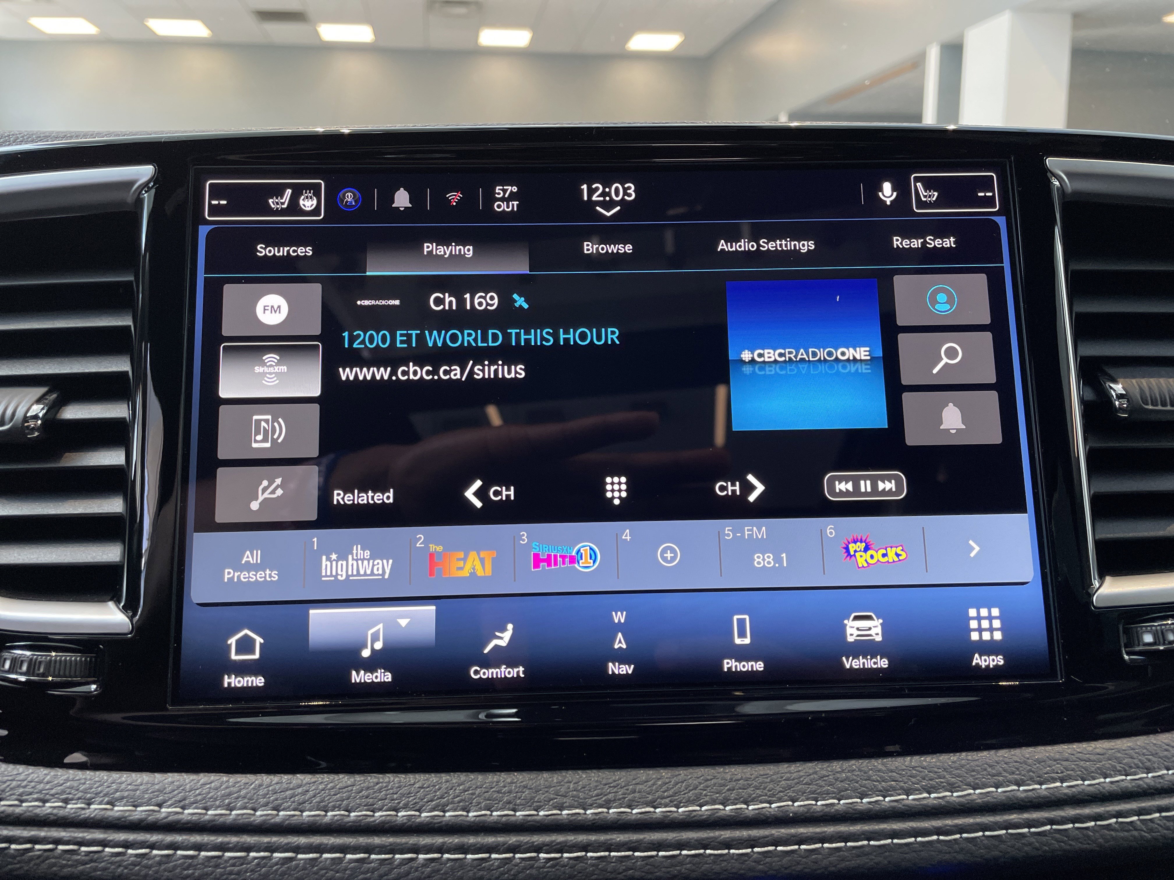 New 2026 Chrysler Pacifica Limited w/ Uconnect Theater Family Group FWD image 23