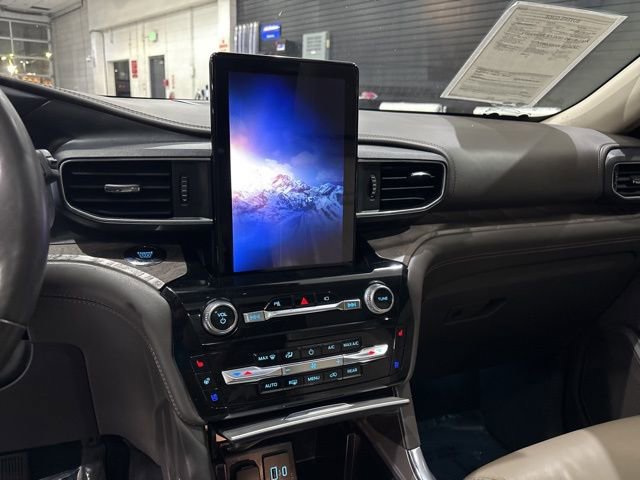 Used 2022 Ford Explorer Platinum w/ Equipment Group 601A image 20