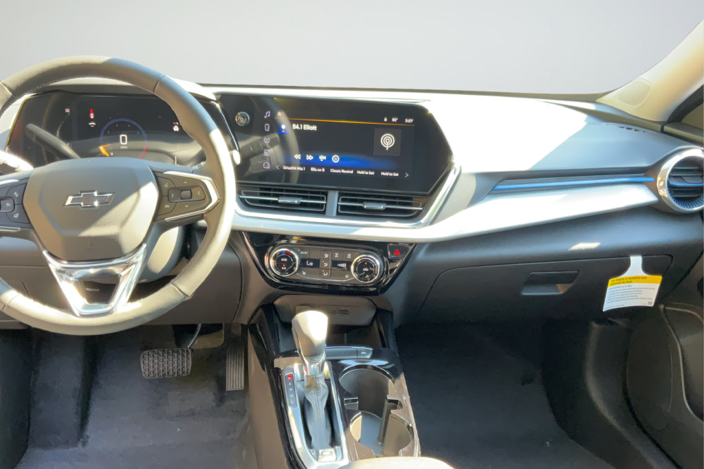 New 2026 Chevrolet Trax LT w/ Driver Confidence Package FWD image 14