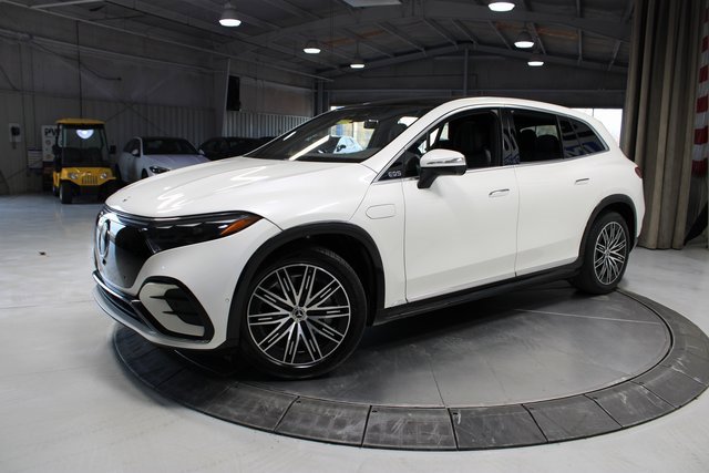 Used 2023 Mercedes-Benz EQS 580 4MATIC SUV image 4