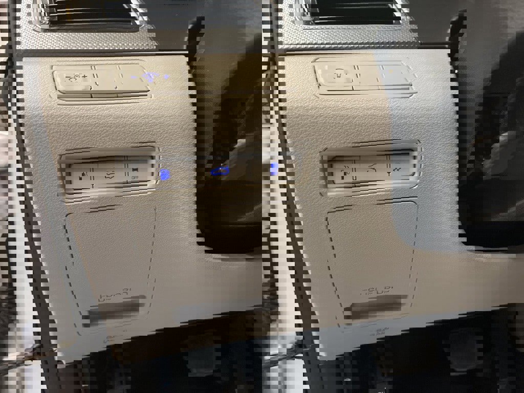 Used 2016 Hyundai Sonata SE w/ Cargo Package image 11