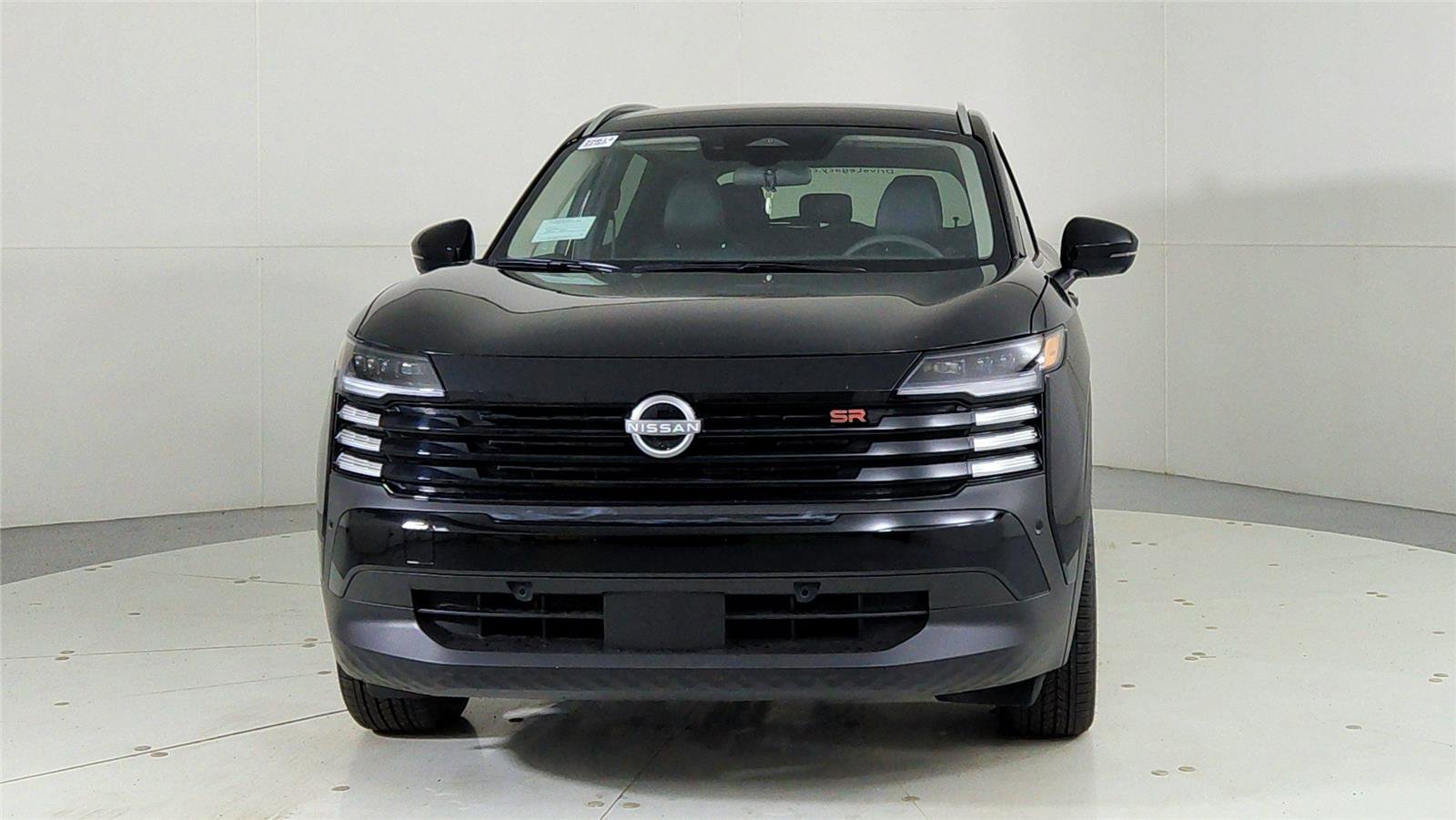 Used 2025 Nissan Kicks SR FWD image 2
