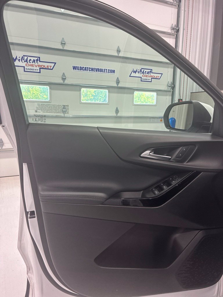 Used 2026 Chevrolet Equinox LT AWD/4WD image 14
