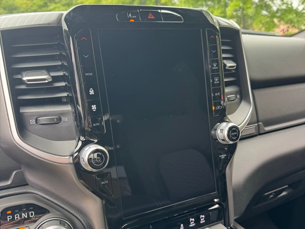 New 2026 RAM 1500 4x4 Crew Cab image 22