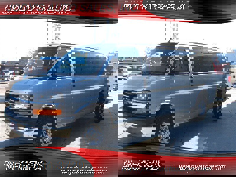 Used 2017 Chevrolet Express 3500 LT w/ LT Preferred Equipment Group image 26