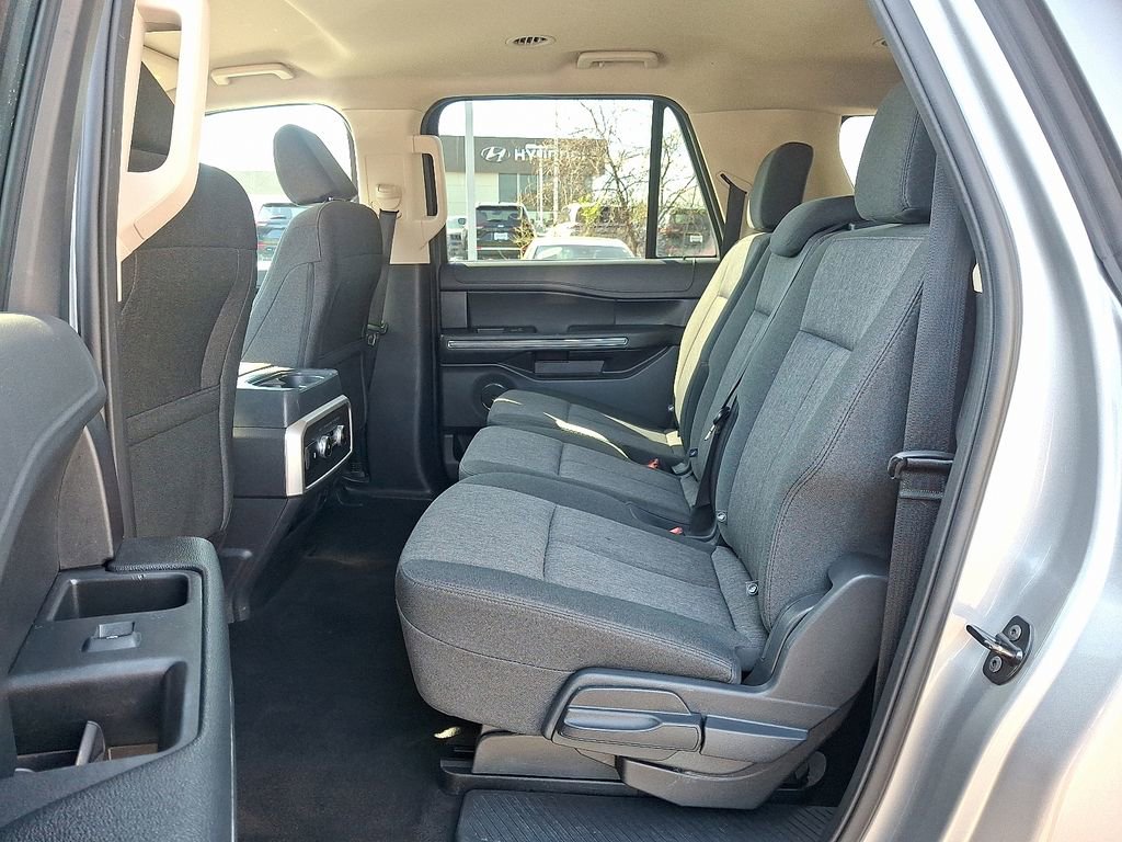 Used 2024 Ford Expedition Max XLT image 11
