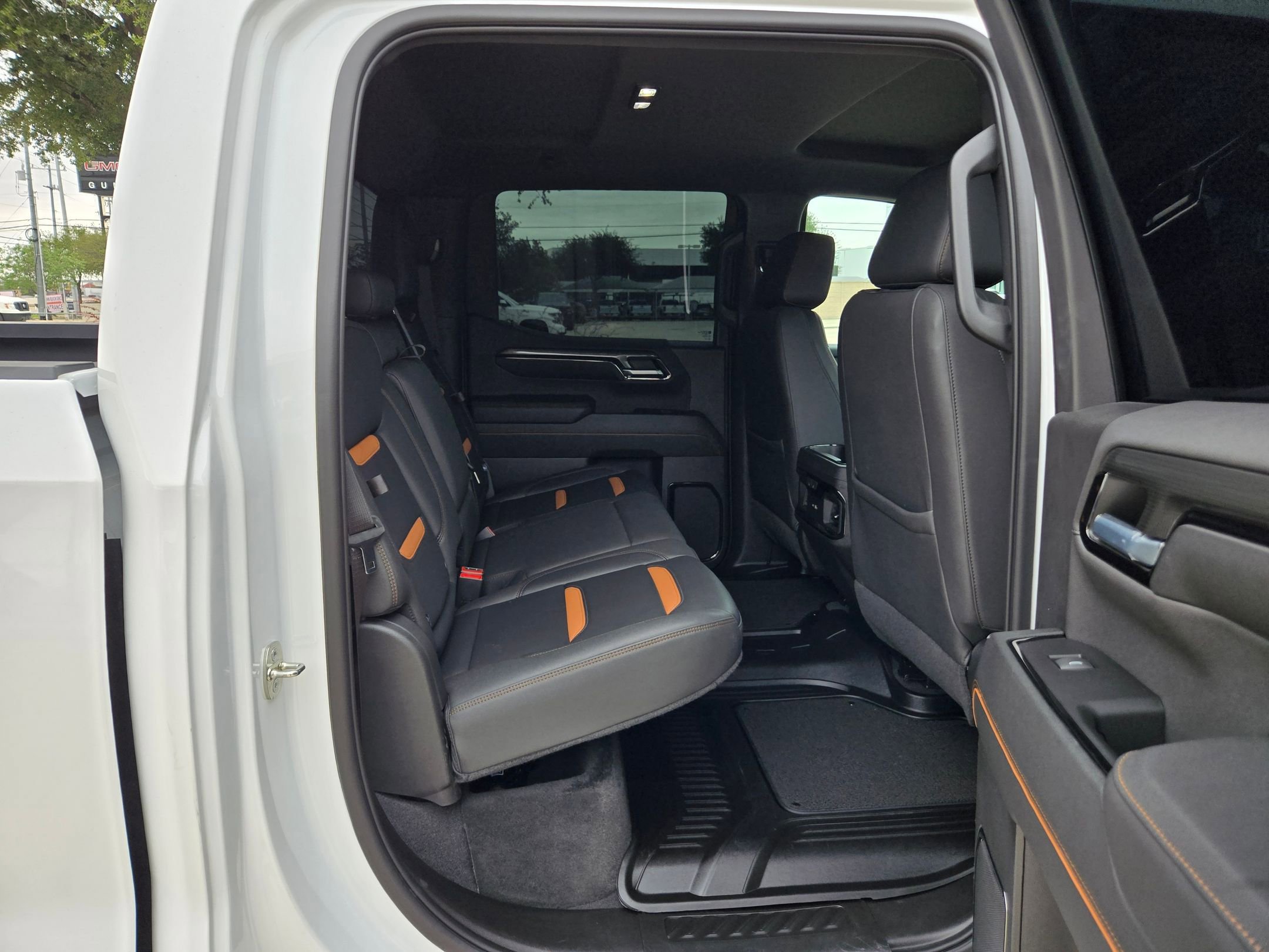 Certified 2023 GMC Sierra 1500 AT4 w/ Technology Package AWD/4WD image 23
