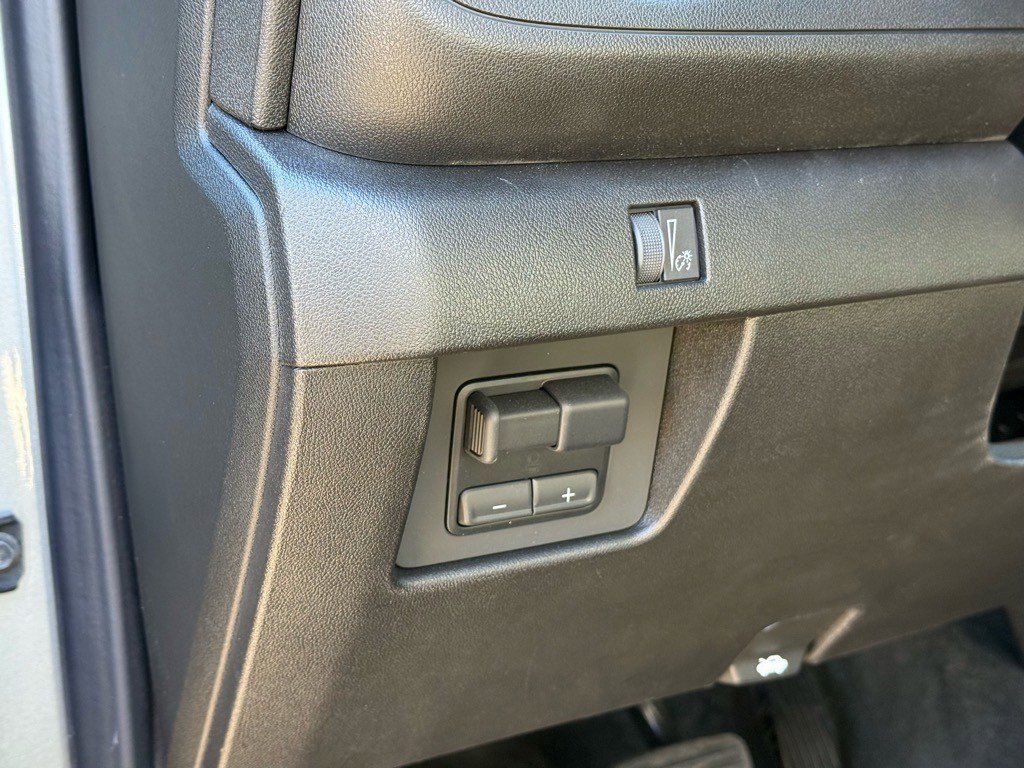 Certified 2025 Chevrolet Colorado W/T w/ WT Custom Package image 17