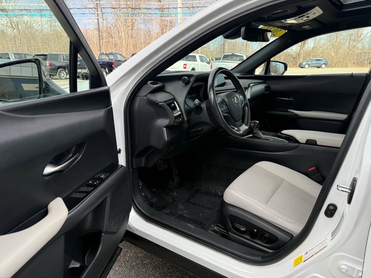 Used 2021 Lexus UX 250h UX 250h AWD w/ Premium Package image 15