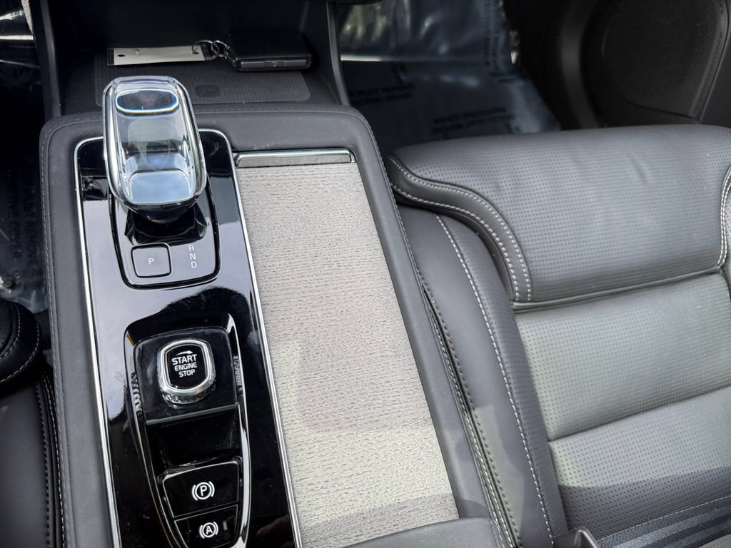 Used 2025 Volvo XC90 B6 Ultra w/ Protection Package AWD/4WD image 25