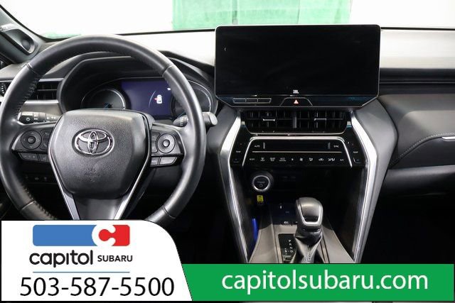 Used 2024 Toyota Venza XLE image 14