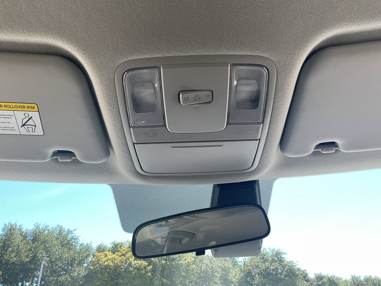 Used 2025 Kia Soul LX w/ LX Technology Package FWD image 16