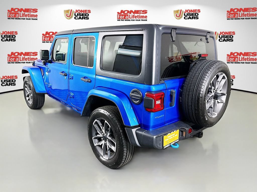 Used 2024 Jeep Wrangler Unlimited w/ Convenience Group AWD/4WD image 2
