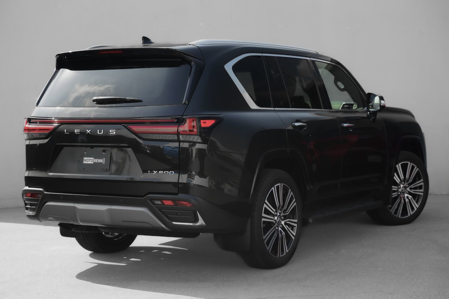 Used 2024 Lexus LX 600 4WD w/ Luxury Package image 3