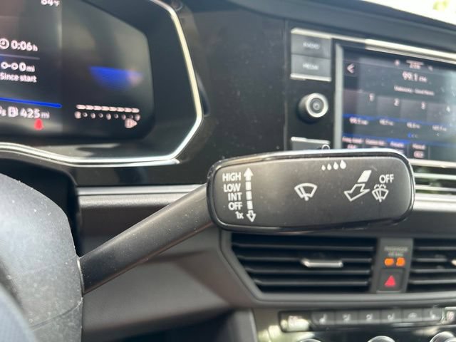 Used 2023 Volkswagen Jetta SE FWD image 23