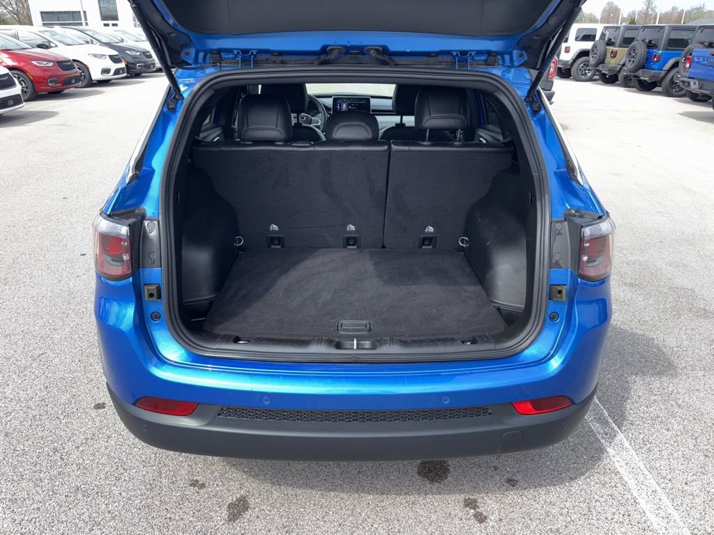 Used 2025 Jeep Compass Limited AWD/4WD image 32