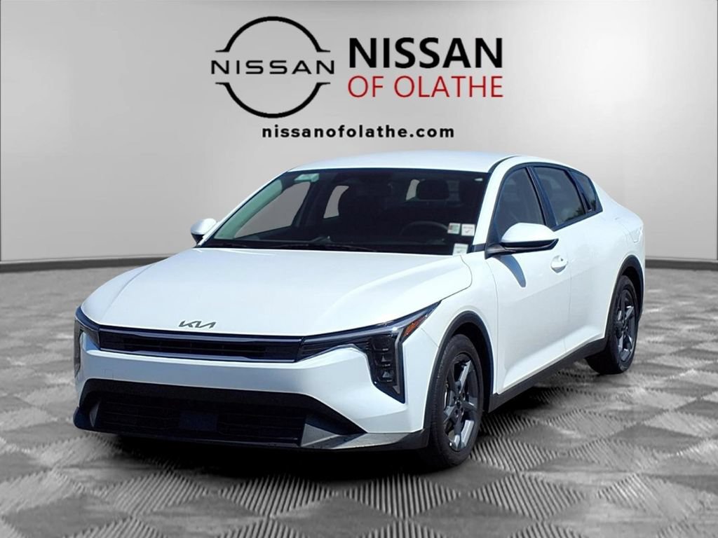 Used 2025 Kia K4 FWD image 1