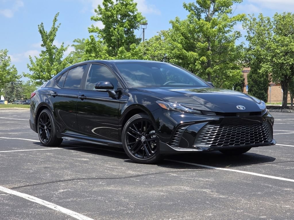Used 2026 Toyota Camry SE w/ Convenience Package FWD image 2
