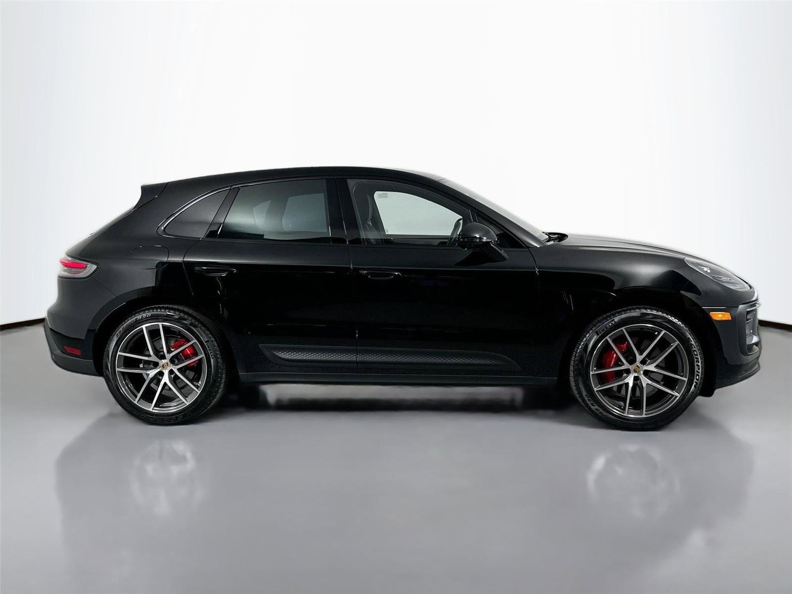 Certified 2025 Porsche Macan S AWD/4WD image 8